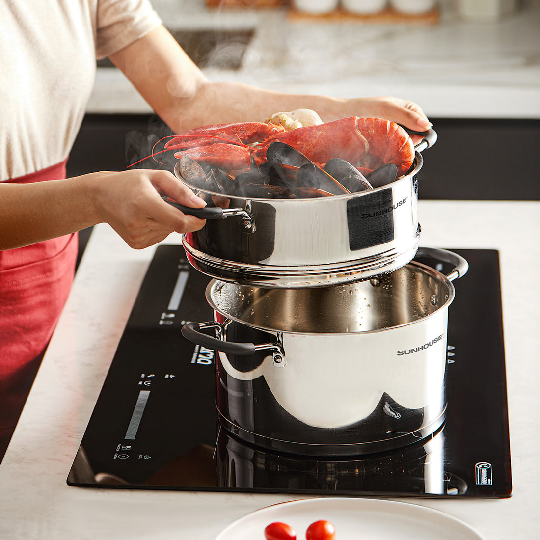 Stainless Steel Steamer Pots Image2 40ac5060-b5d4-4c00-b018-ba644b0d75de