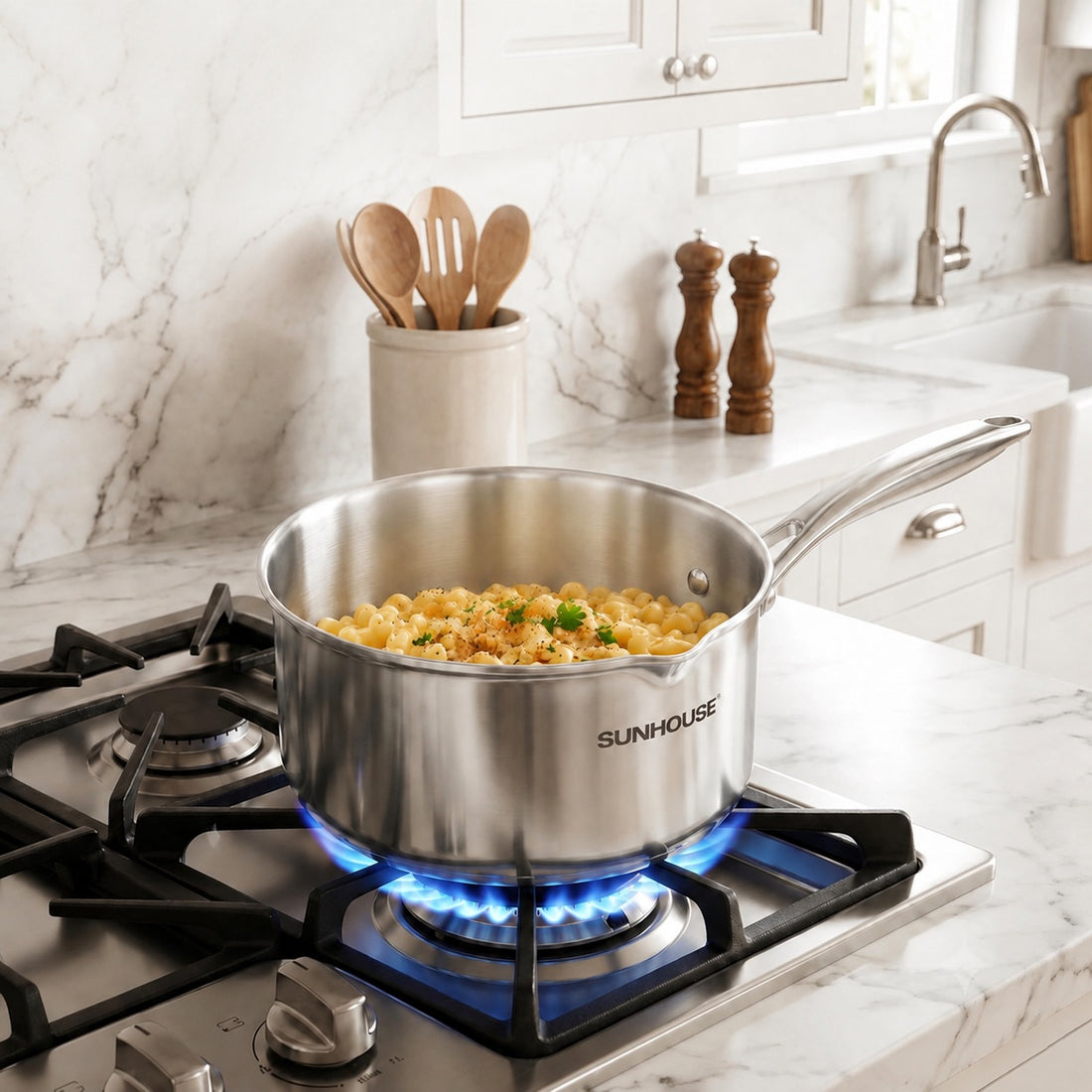 Ergonomic Cool-Touch Handle & Vented Glass Lid